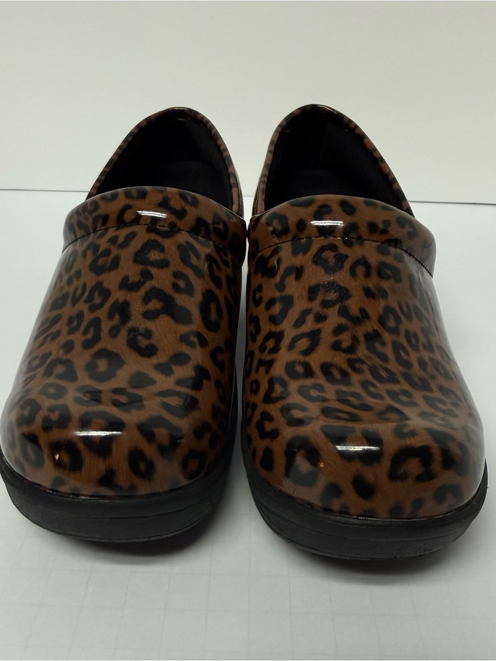 Leopard Print Slip-On Clogs - Brown/Black